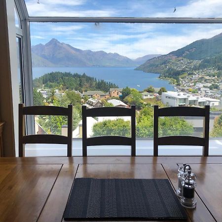 Spacious Home With Awesome Lake Views Квінстаун Екстер'єр фото